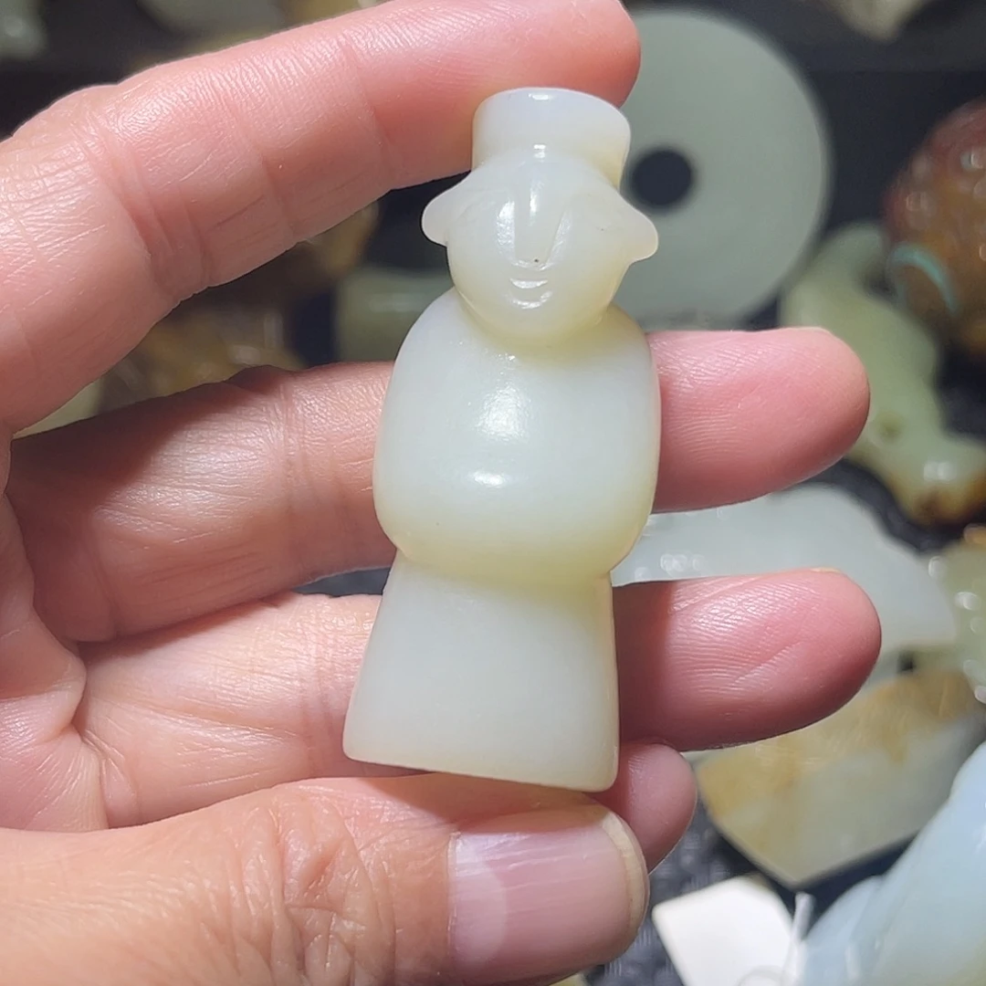 颈饰未镶嵌和田玉（糖玉）