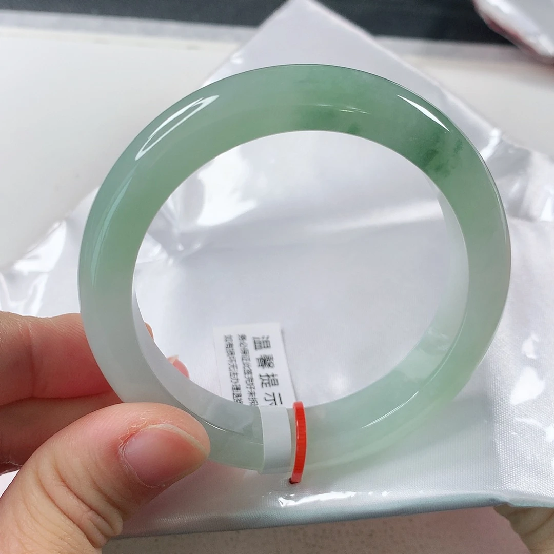 翡翠手镯未镶嵌⑦②