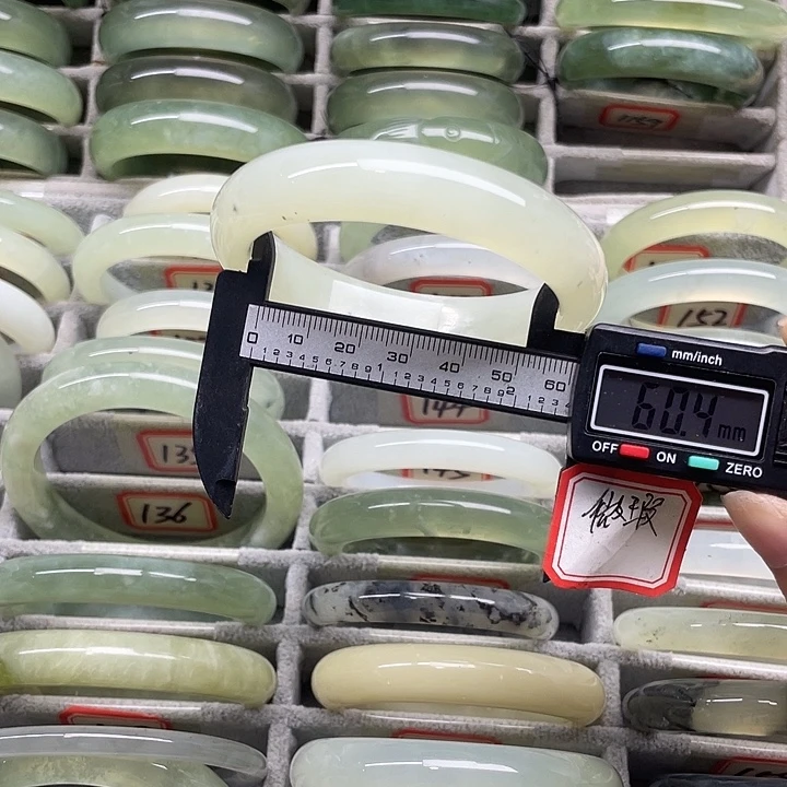 未镶嵌蛇纹石玉手镯144