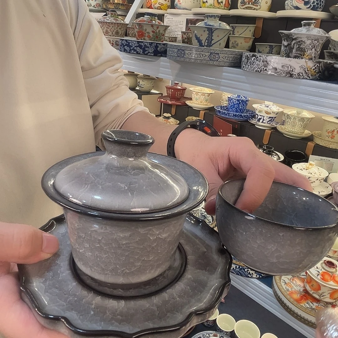 这些盖碗很漂亮！！！