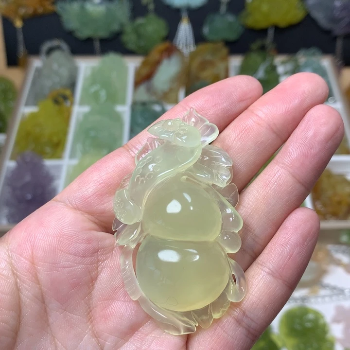 合金蛇纹石玉吊坠