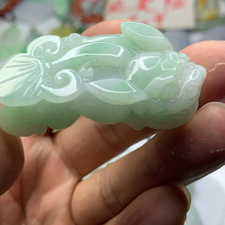 翡翠未镶嵌吊坠(赠链)