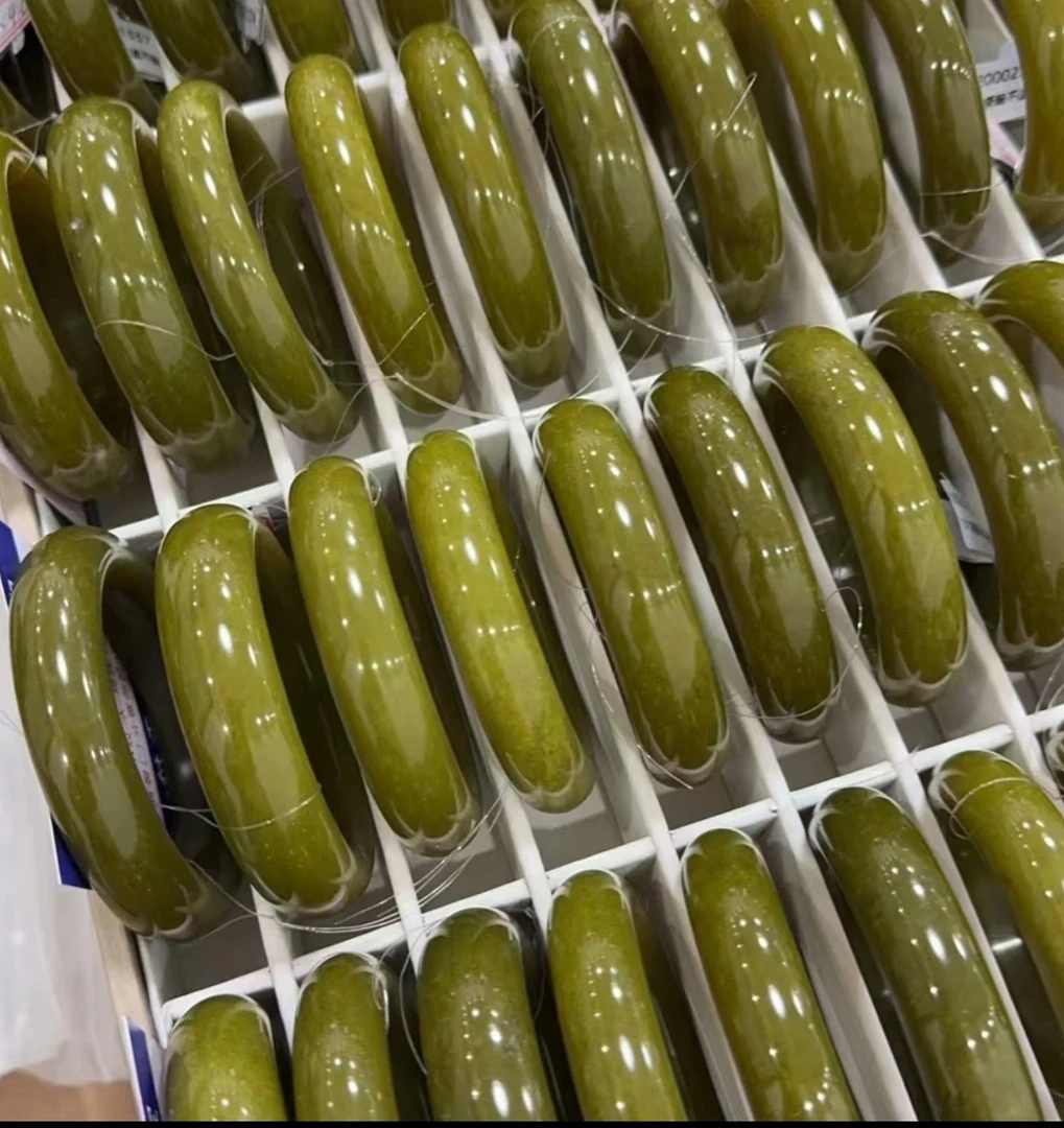 【谢总宠粉】天然玉石 多样性随机发一手镯 SZ/005