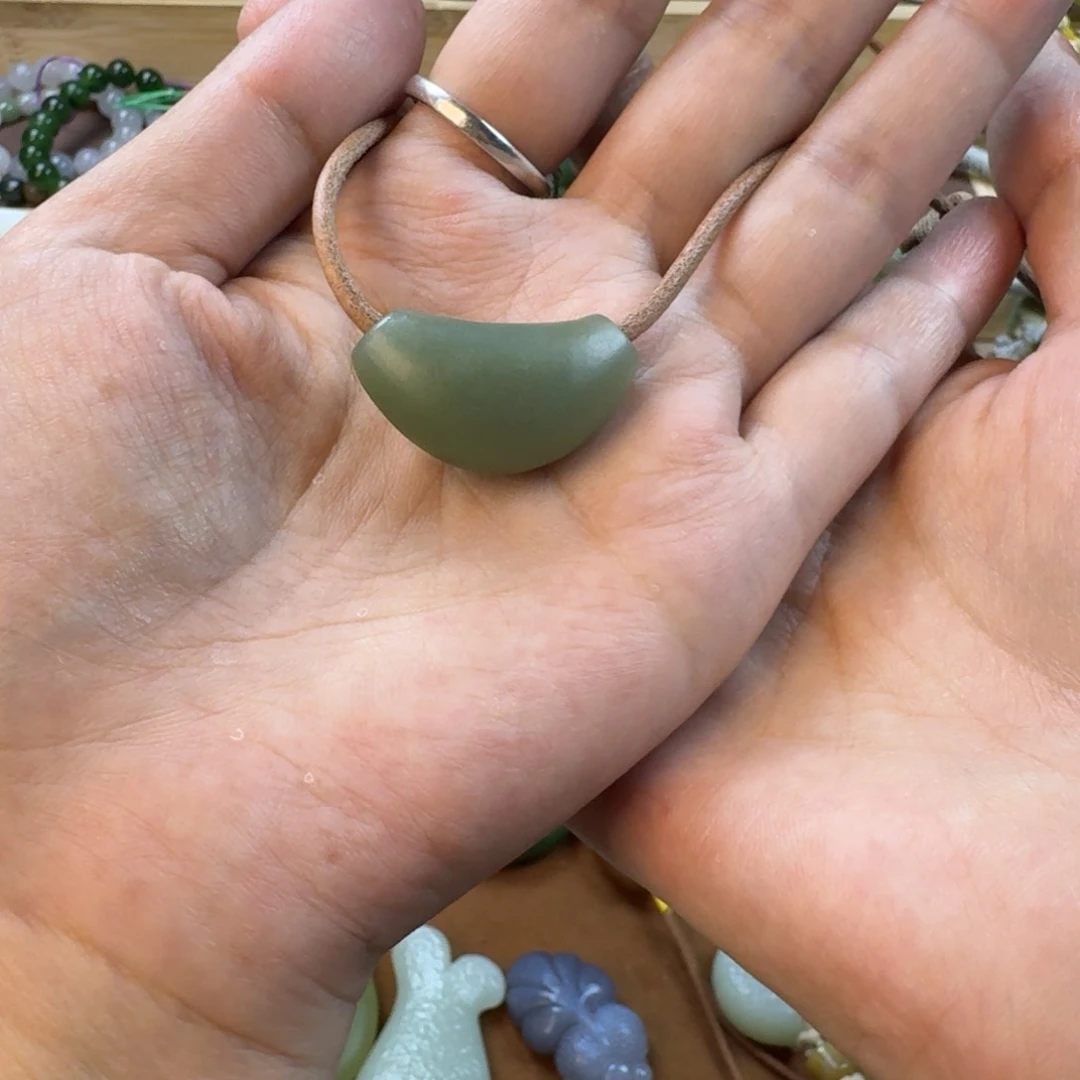 和田玉（碧玉）未镶嵌颈饰