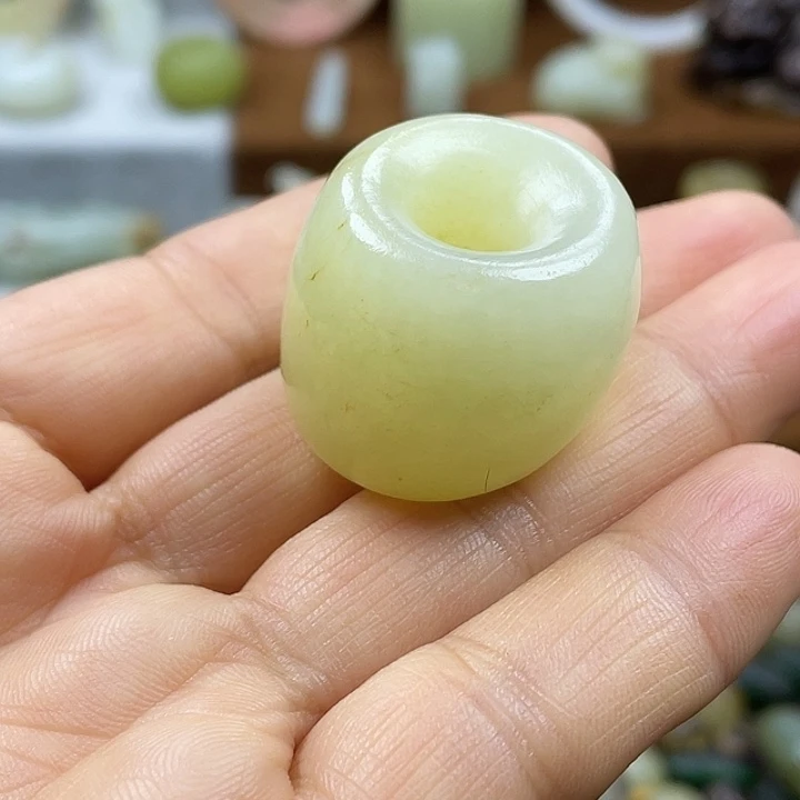 上***水和田玉未镶嵌颈饰