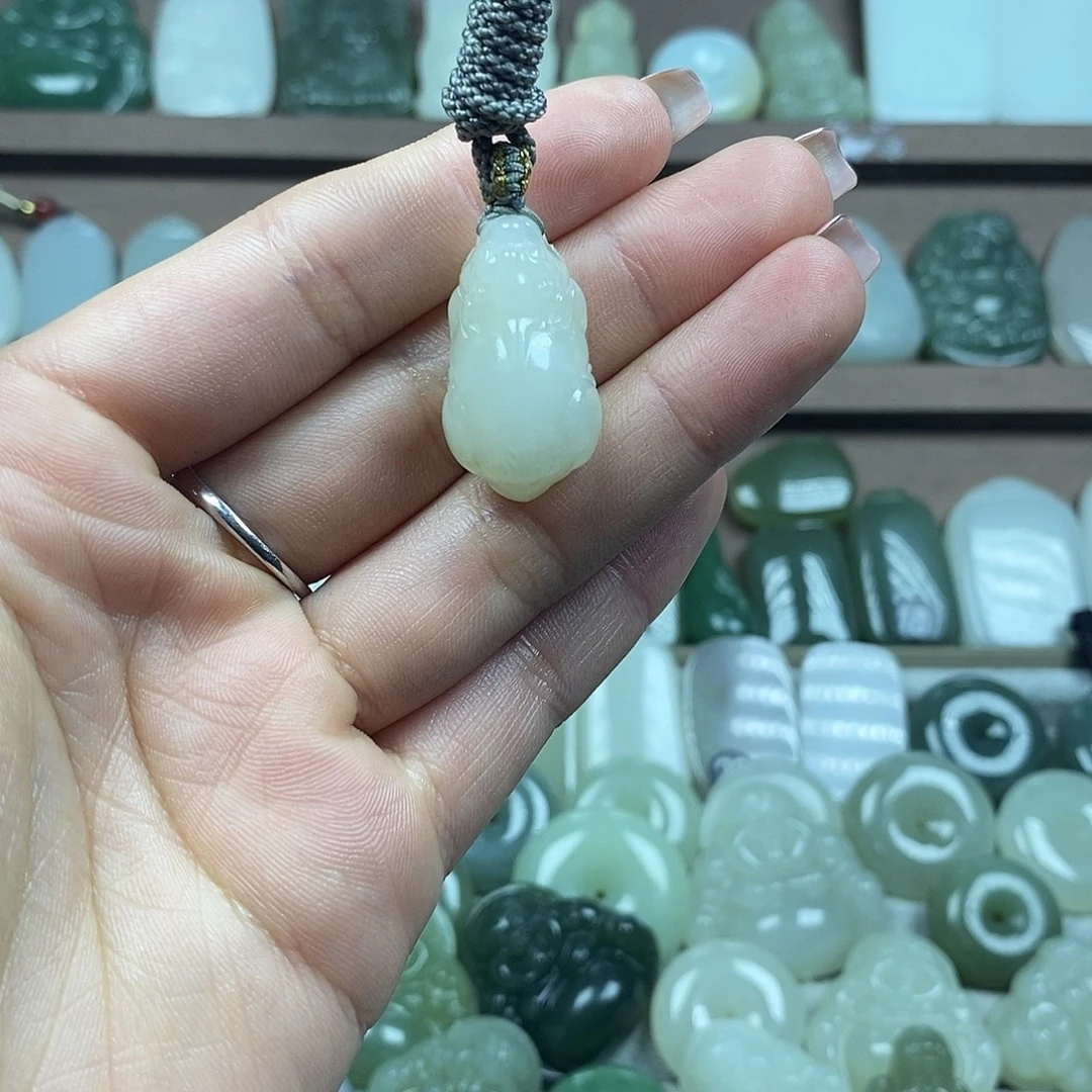和田玉未镶嵌颈饰貔貅
