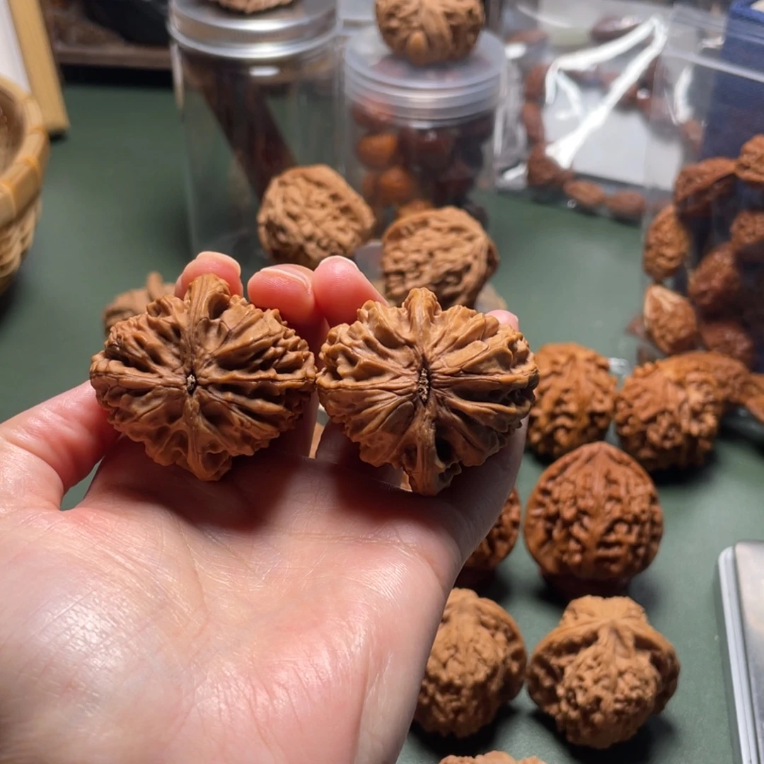 小***秦吊坠文玩核桃鸡心