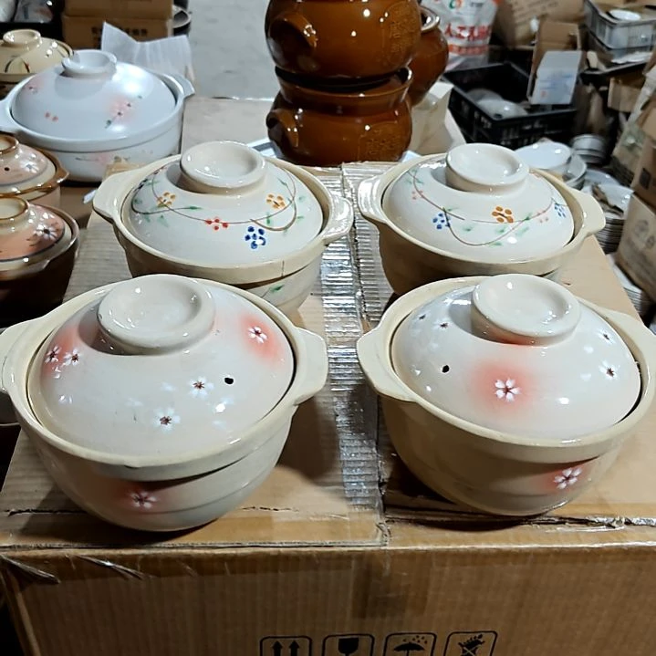 摆件盘子碗茶壶啥都有