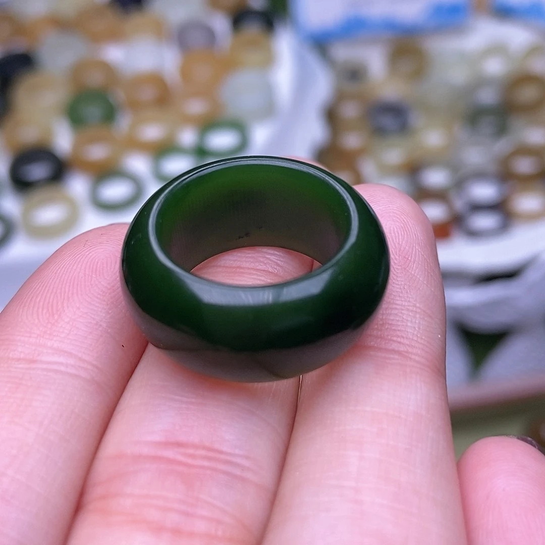 未镶嵌戒指和田玉17菠菜聚红皮