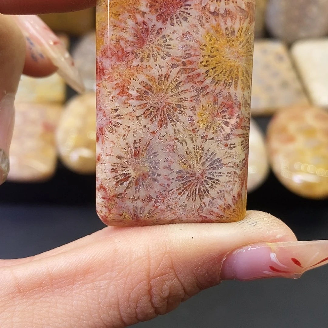 硅化玉颈饰合金清****洛