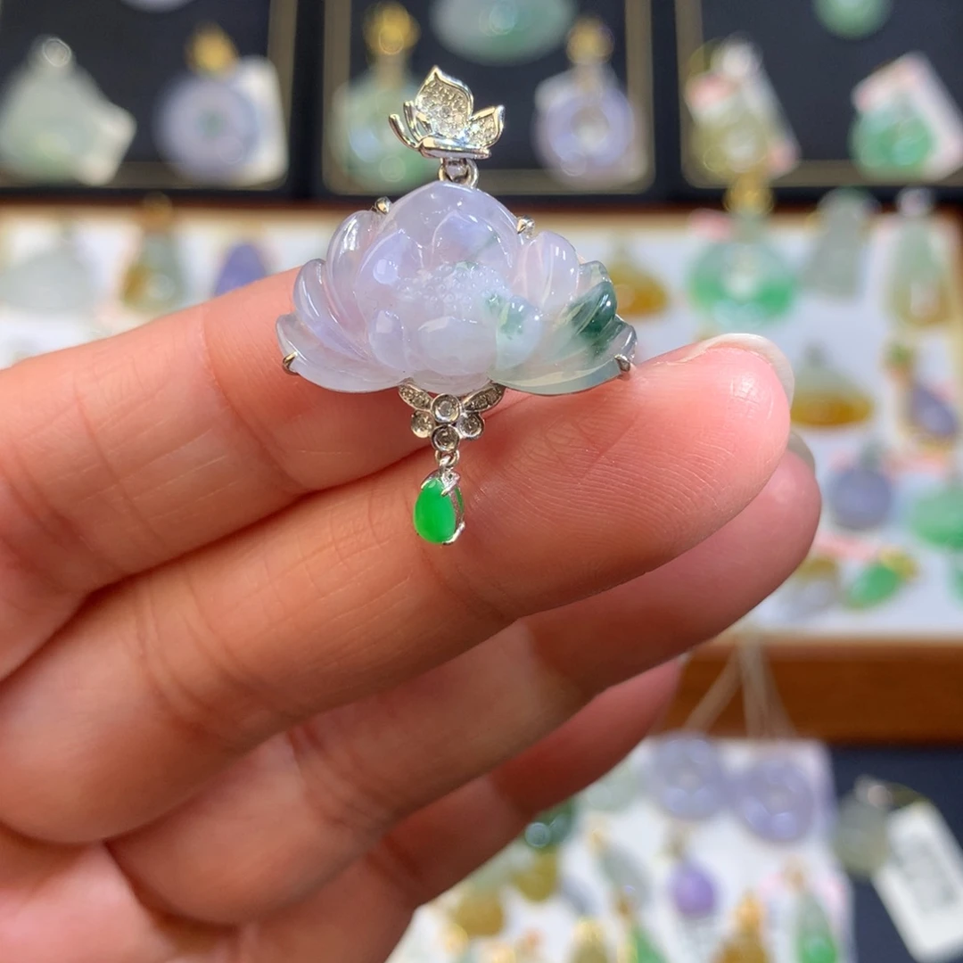 翡翠18K金镶嵌颈饰