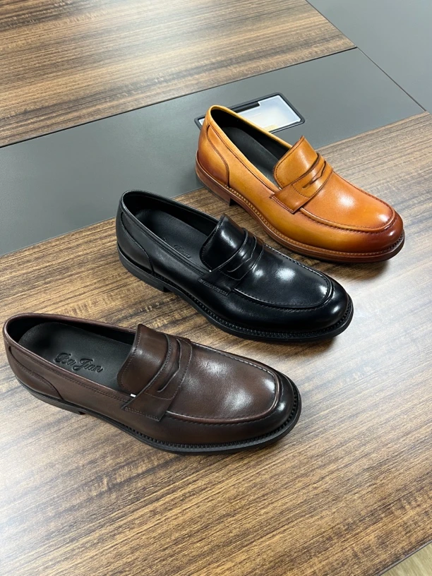 巴剑品牌的黑色百搭英伦风圆头皮底鞋男士时尚真皮复古