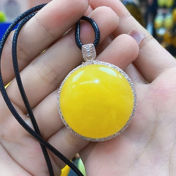 蜜蜡颈饰银S925镶嵌吊坠