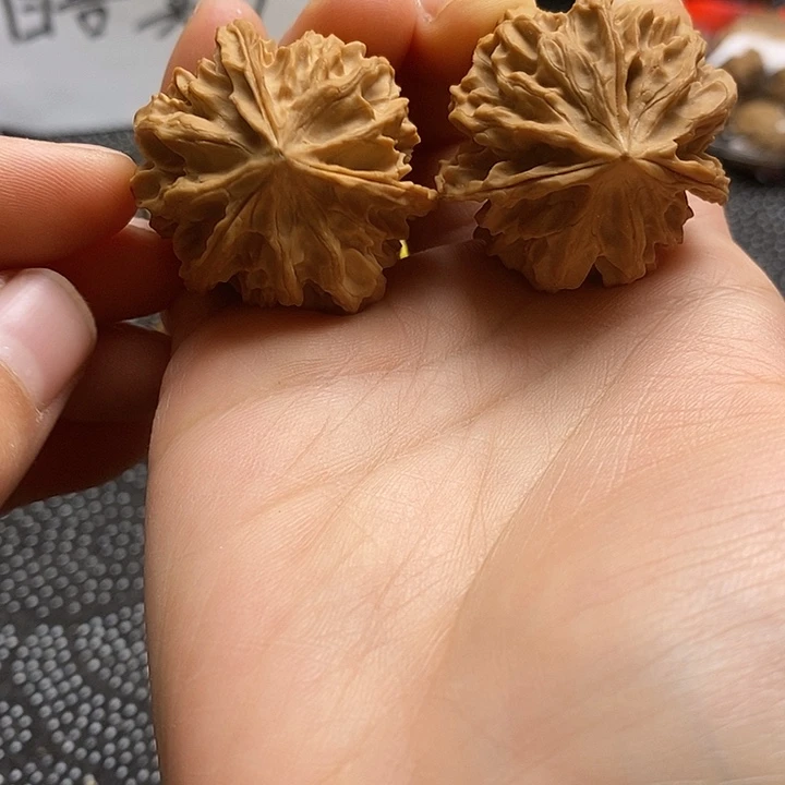 吊坠文玩核桃三棱35