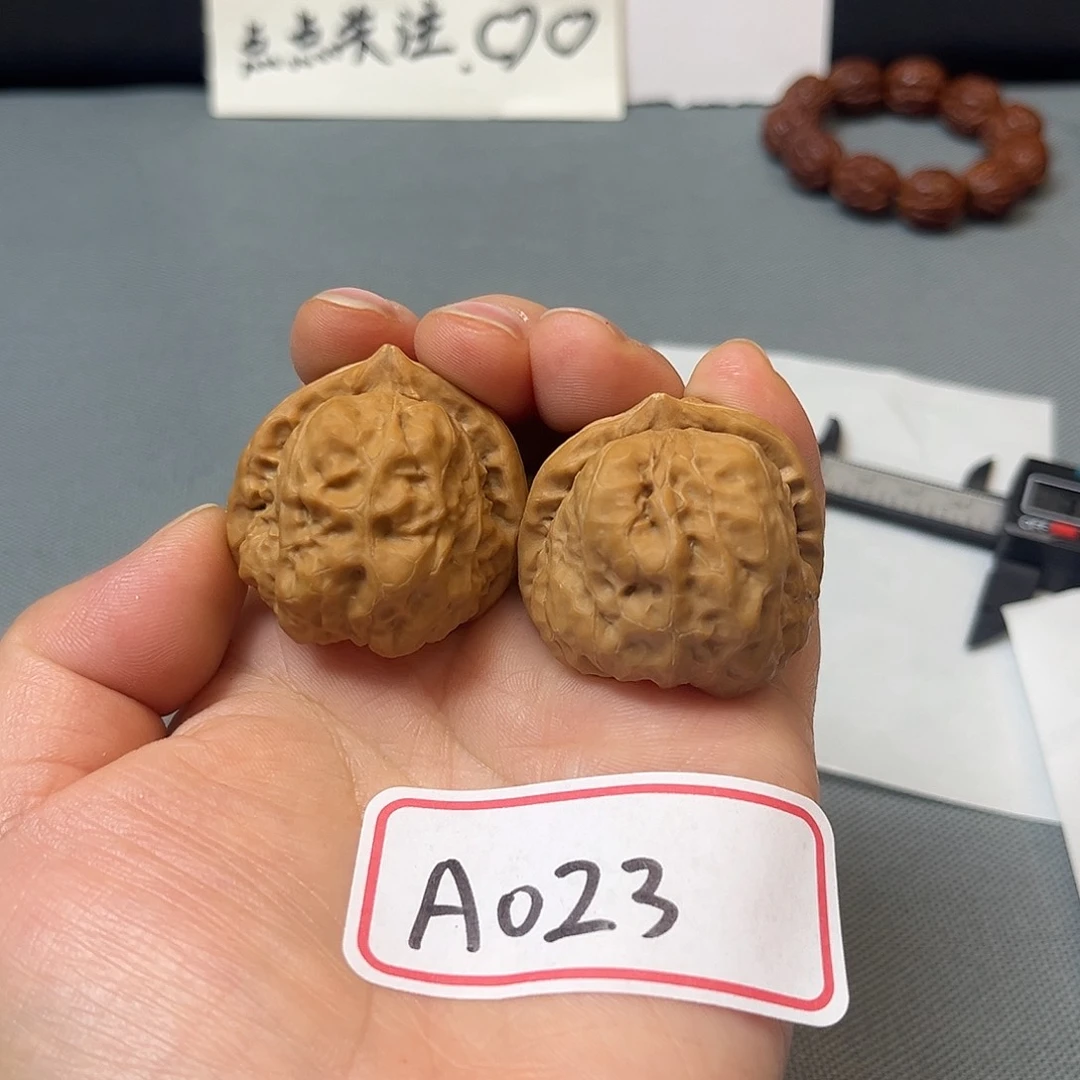 文玩核桃把件A023蛤蟆头 有黄尖