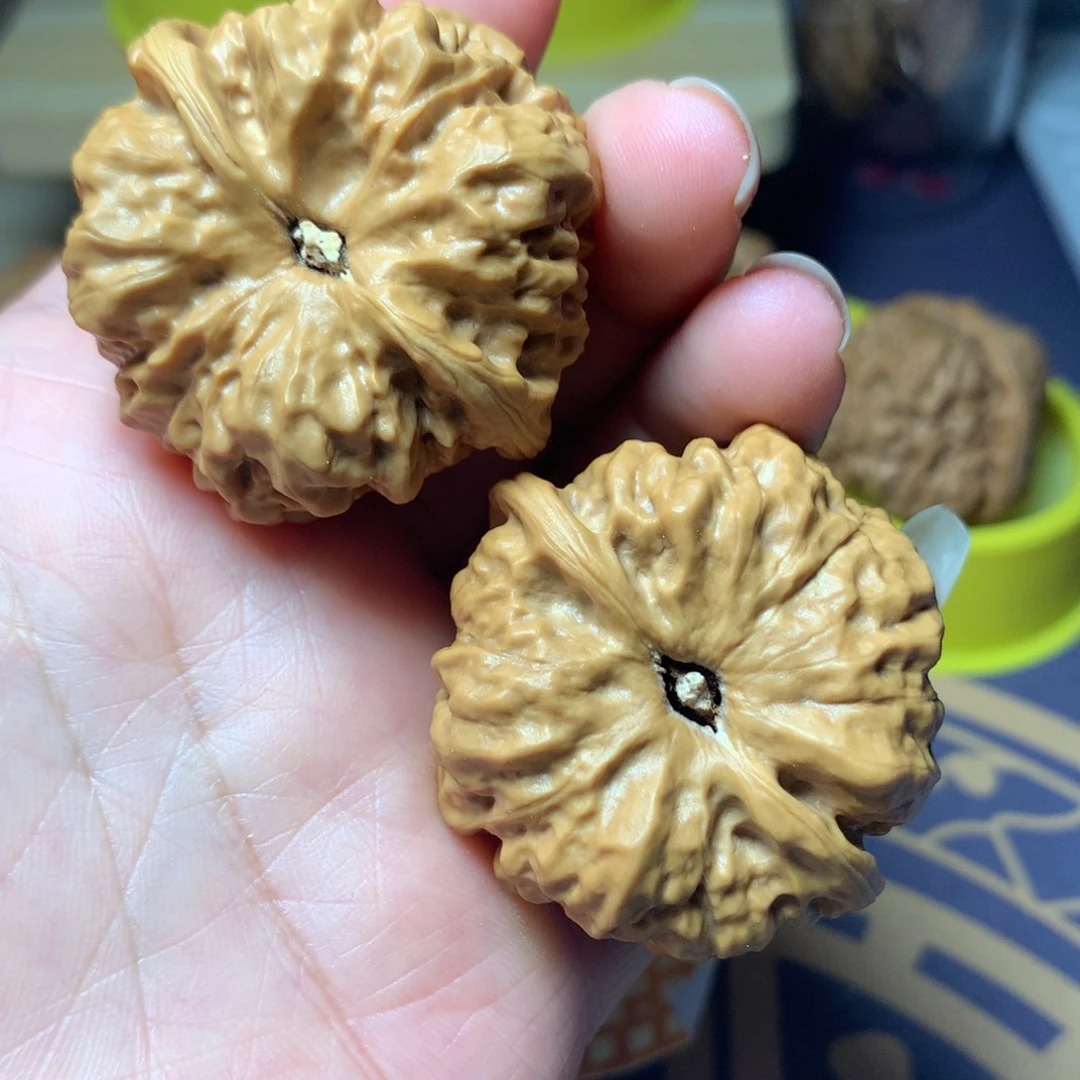小***哥吊坠文玩核桃蛤蟆头大