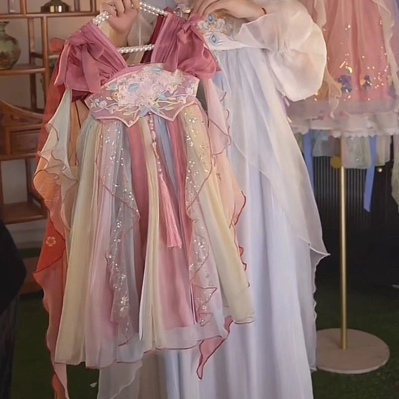 2205女童汉服裙重工彩色汉服裙