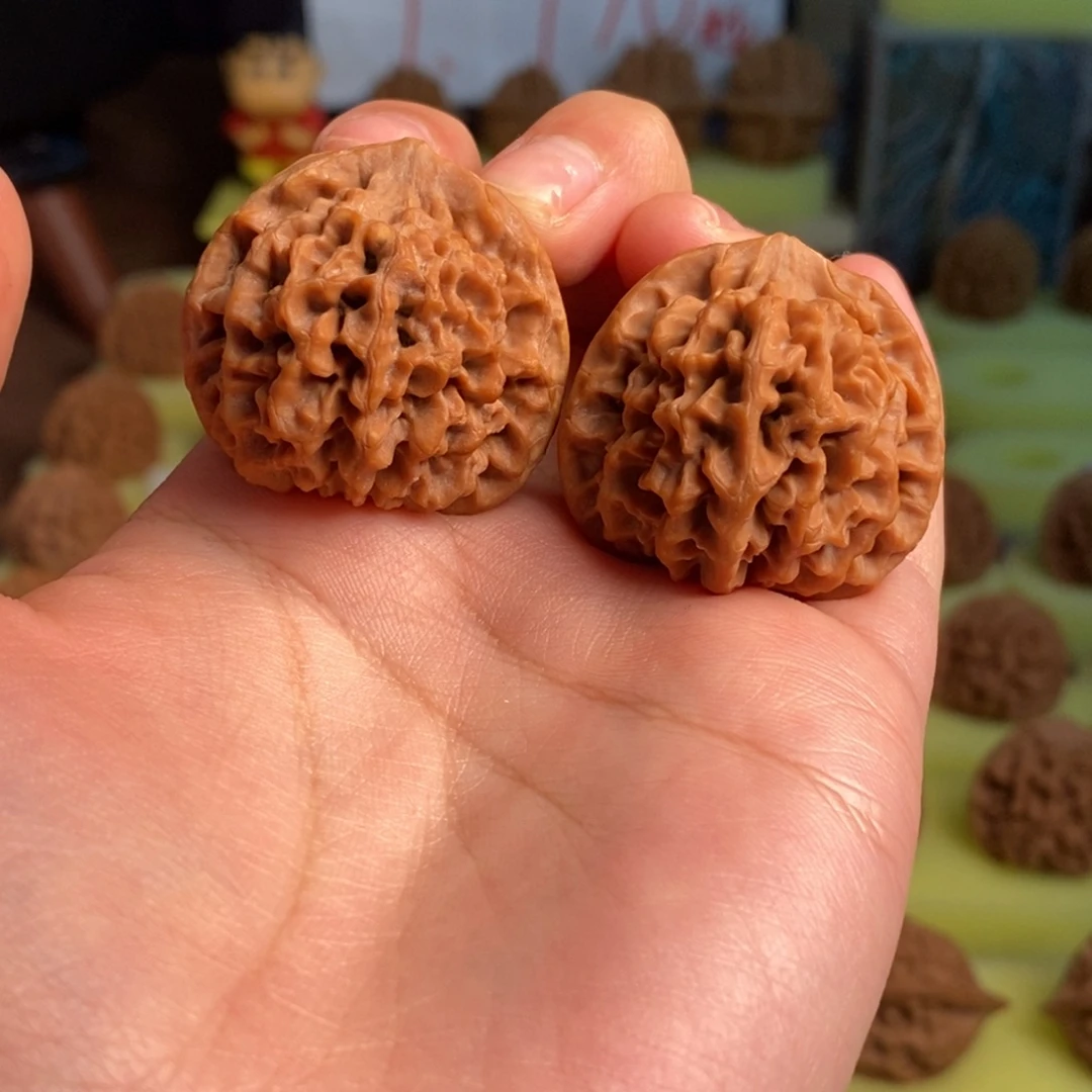 核桃秦岭闷尖狮子头34瑕疵