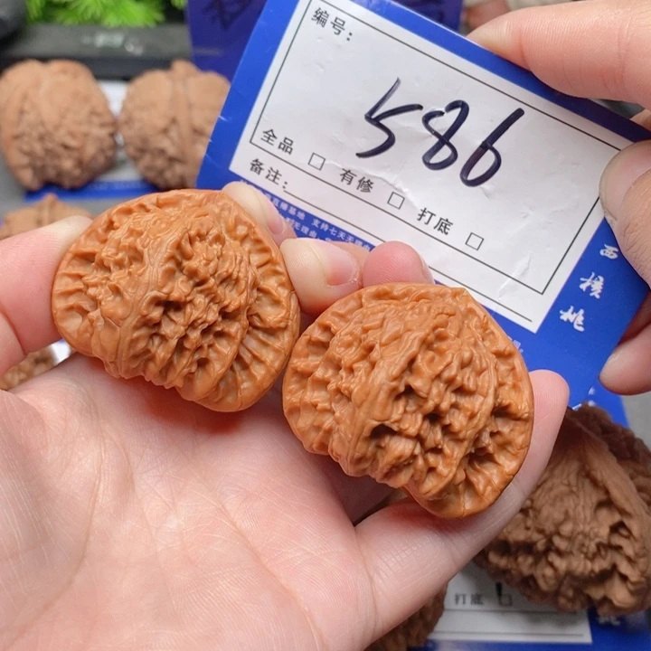 把件桃核41三角白586号牌