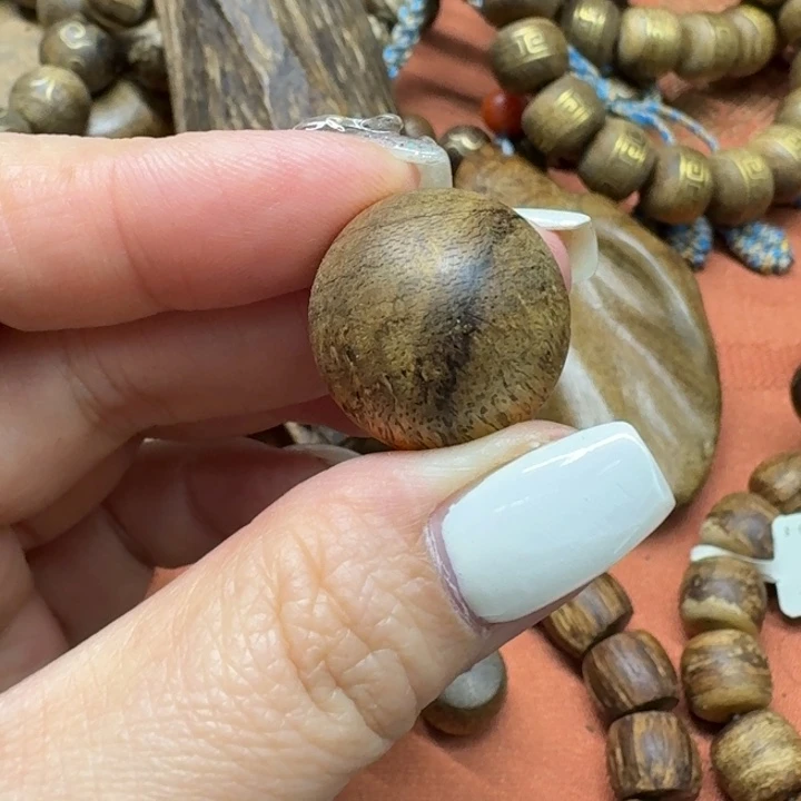 大叶紫檀（黑酸枝木类）