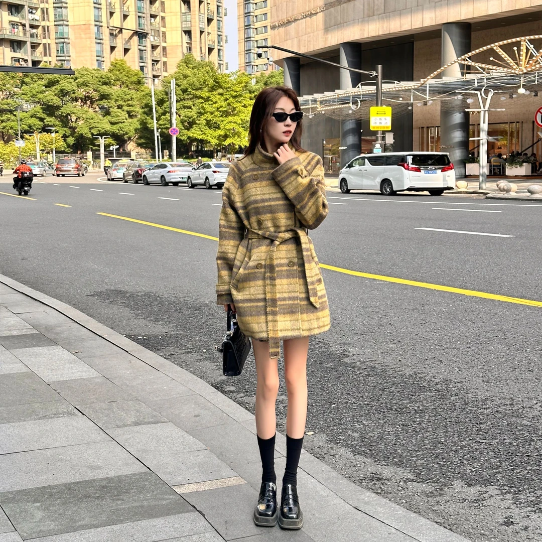 2024冬新款复古韩版设计感收腰气质显瘦格子时尚加厚羊毛大衣~