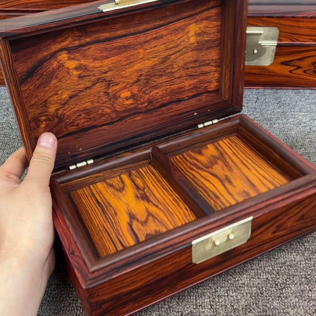 微凹黄檀（南美大红酸枝）