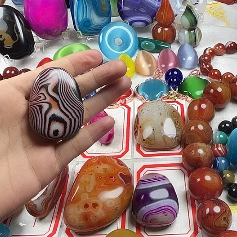 玛瑙/玉髓颈饰未镶嵌