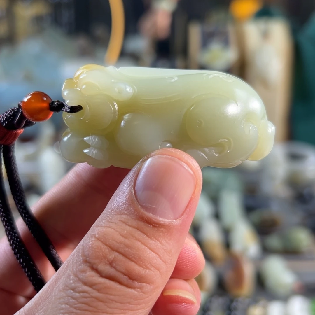 和田玉未镶嵌把件且未料