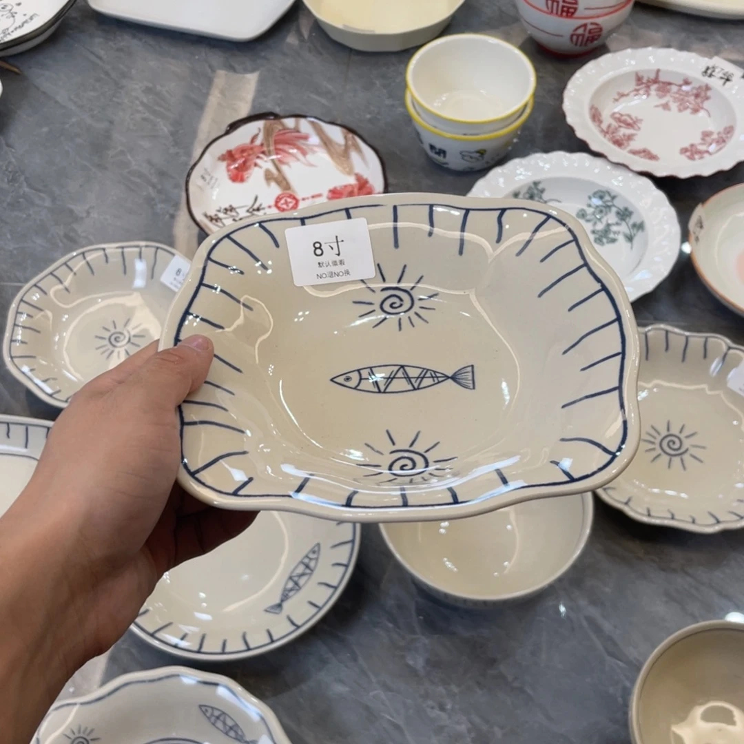 陶瓷微瑕餐具介意勿拍，满18飞！