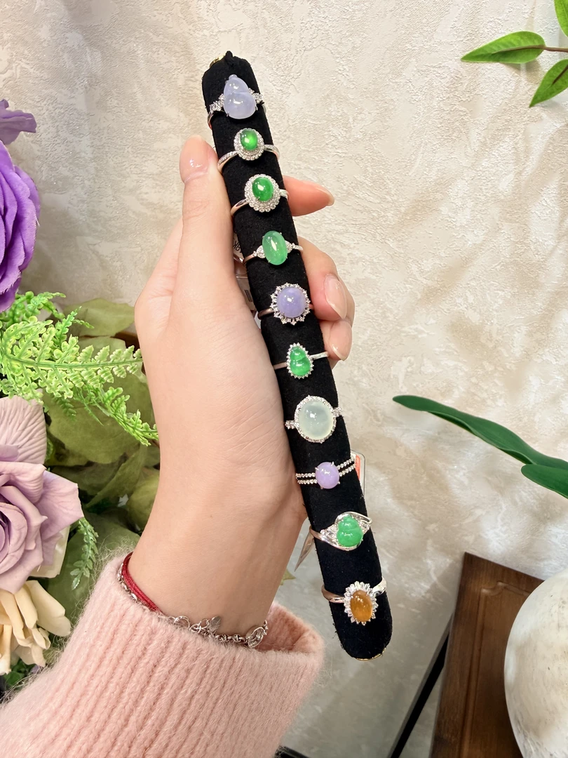 18K金镶嵌翡翠戒指-彩虹盘