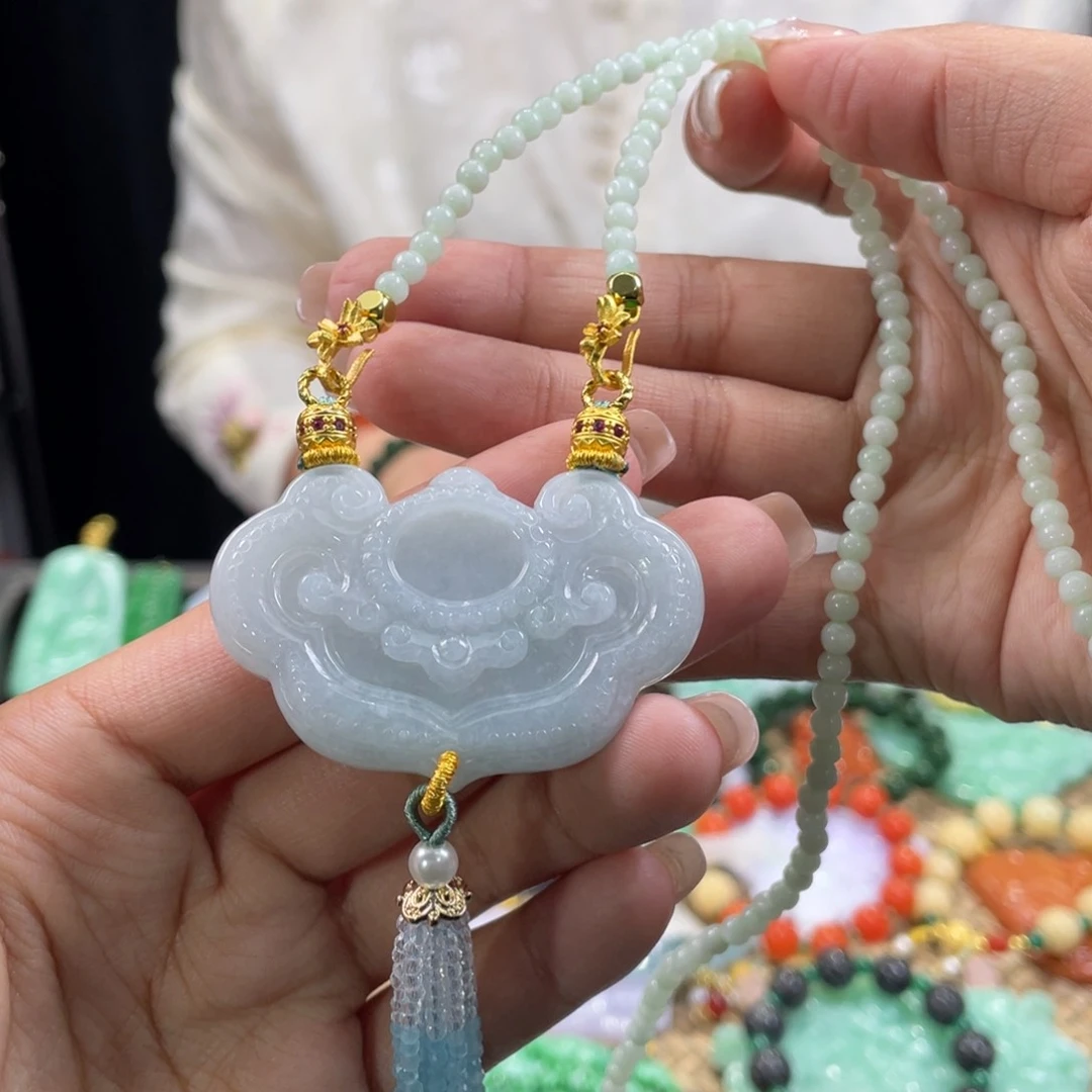 翡翠颈饰未镶嵌代编织