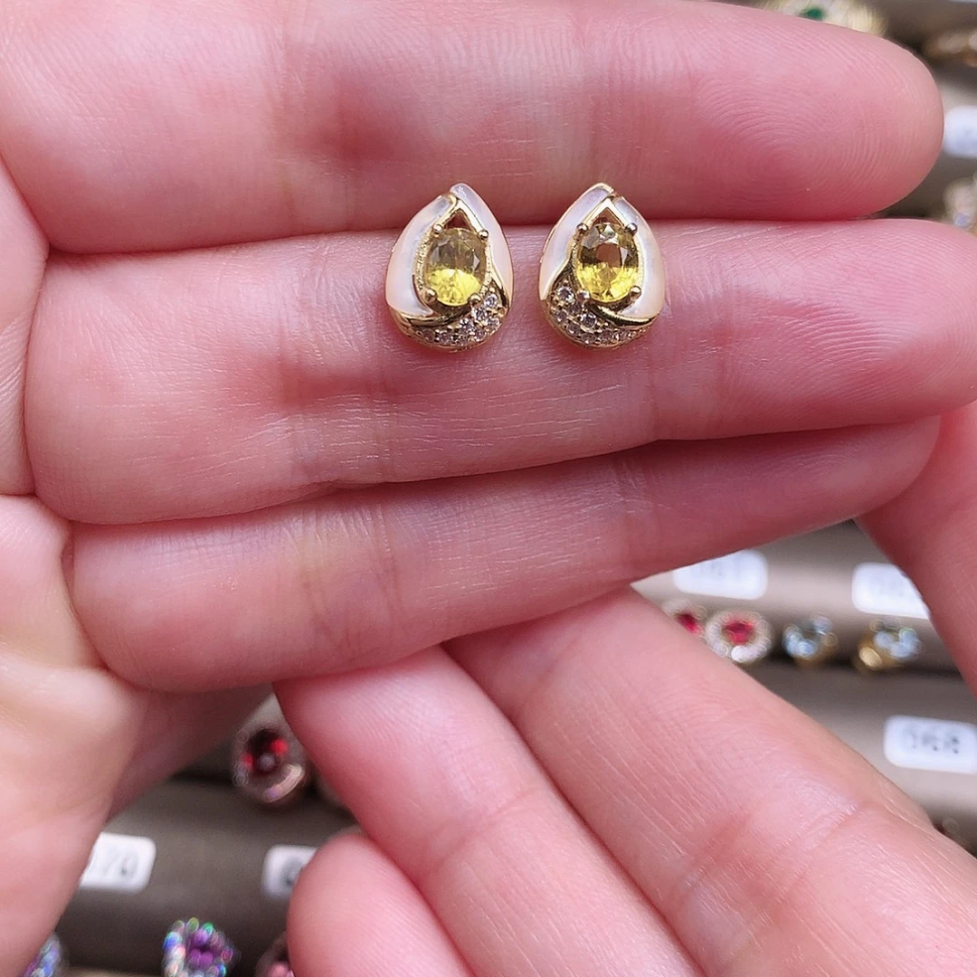 于****蓝宝石耳饰银S925镶嵌