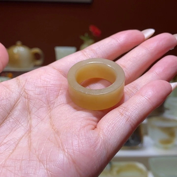 未镶嵌和田玉摆件火*不退价全糖戒环