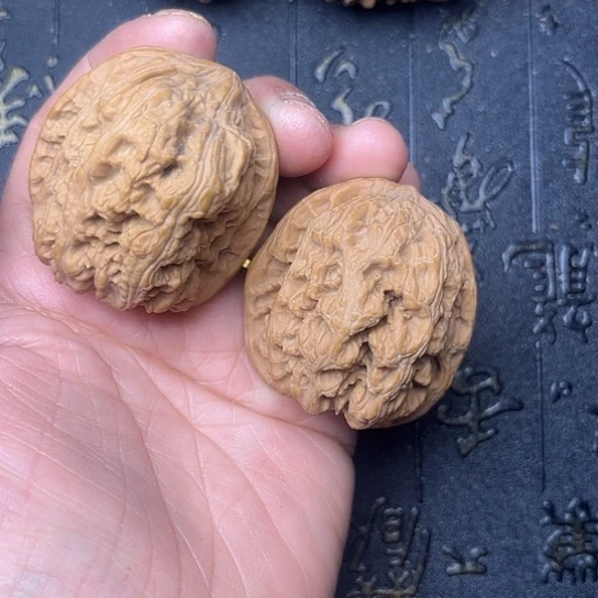 文玩核桃吊坠将军