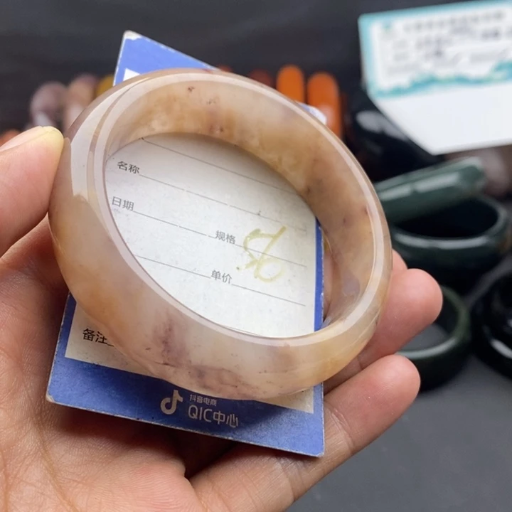 未镶嵌手镯石英质玉