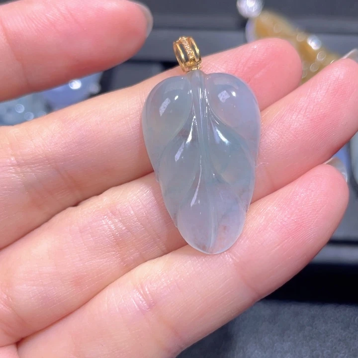 颈饰18K金镶嵌翡翠翡翠