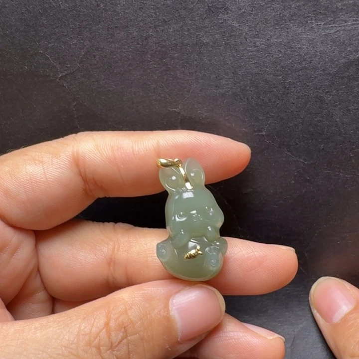 和田玉18K金镶嵌颈饰