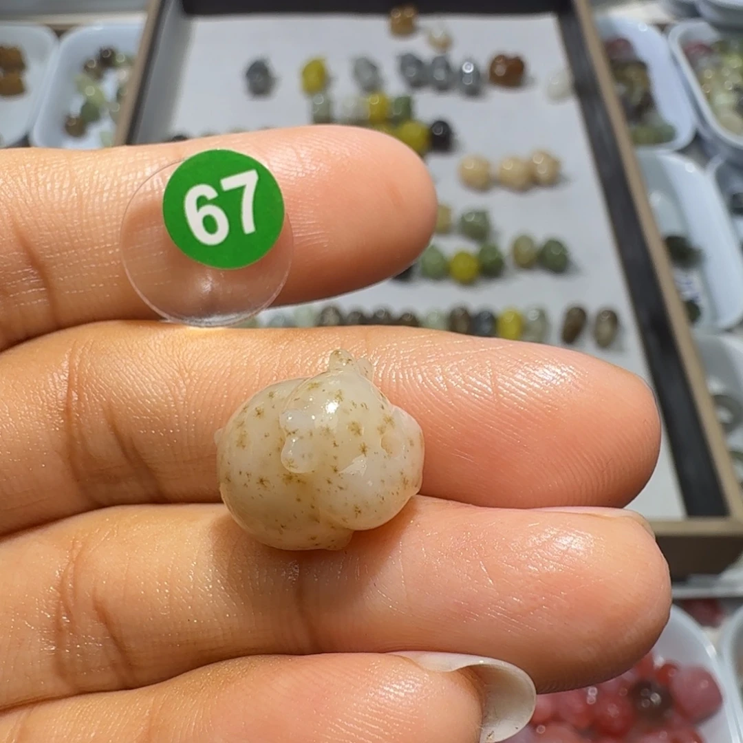 和田玉未镶嵌珠宝奇石