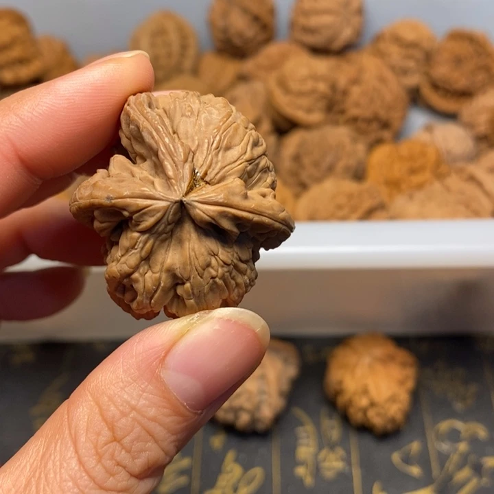 o***哥吊坠文玩核桃文玩核桃异形单只