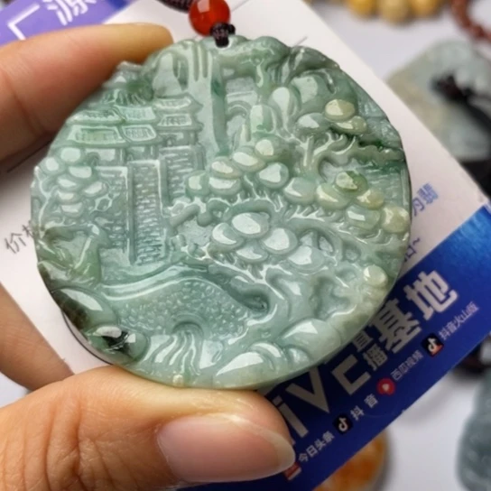 翡翠颈饰未镶嵌翡翠