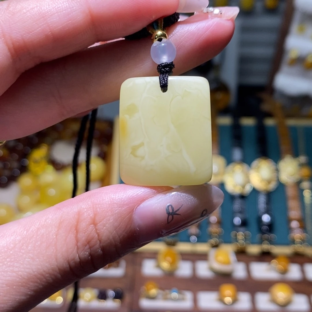 未镶嵌琥珀裸石成品