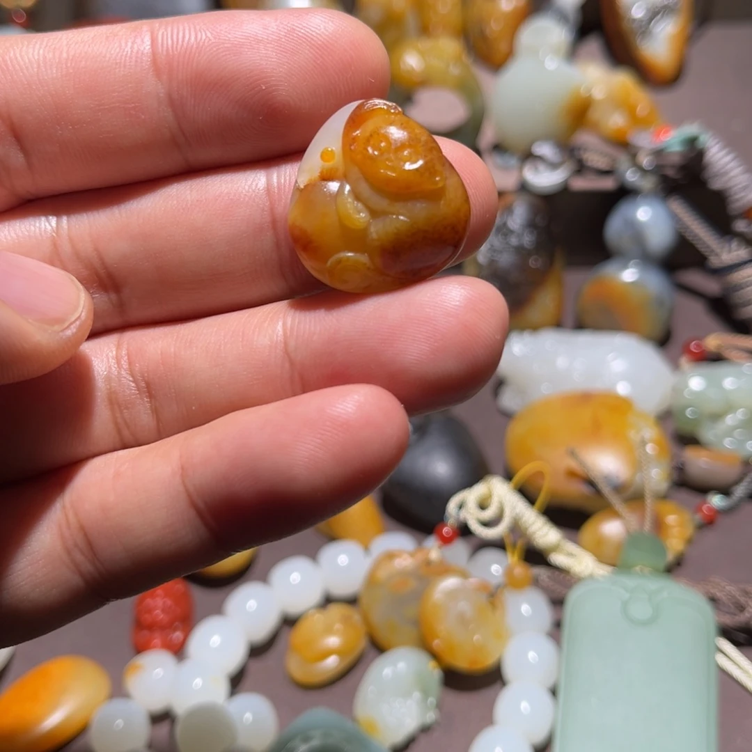 和田玉未镶嵌颈饰