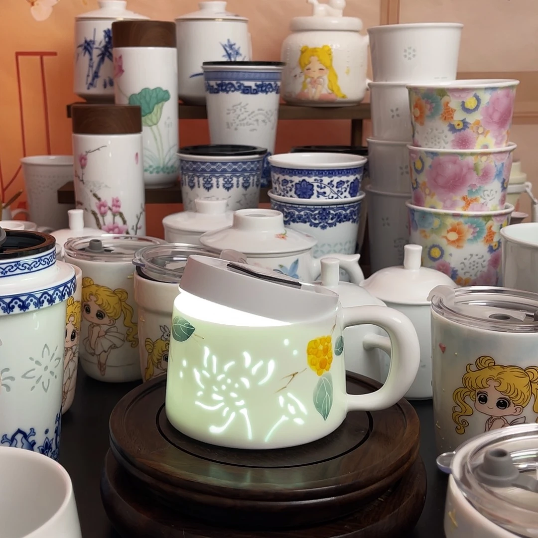 陶瓷手柄款景德镇釉下彩玲珑手绘