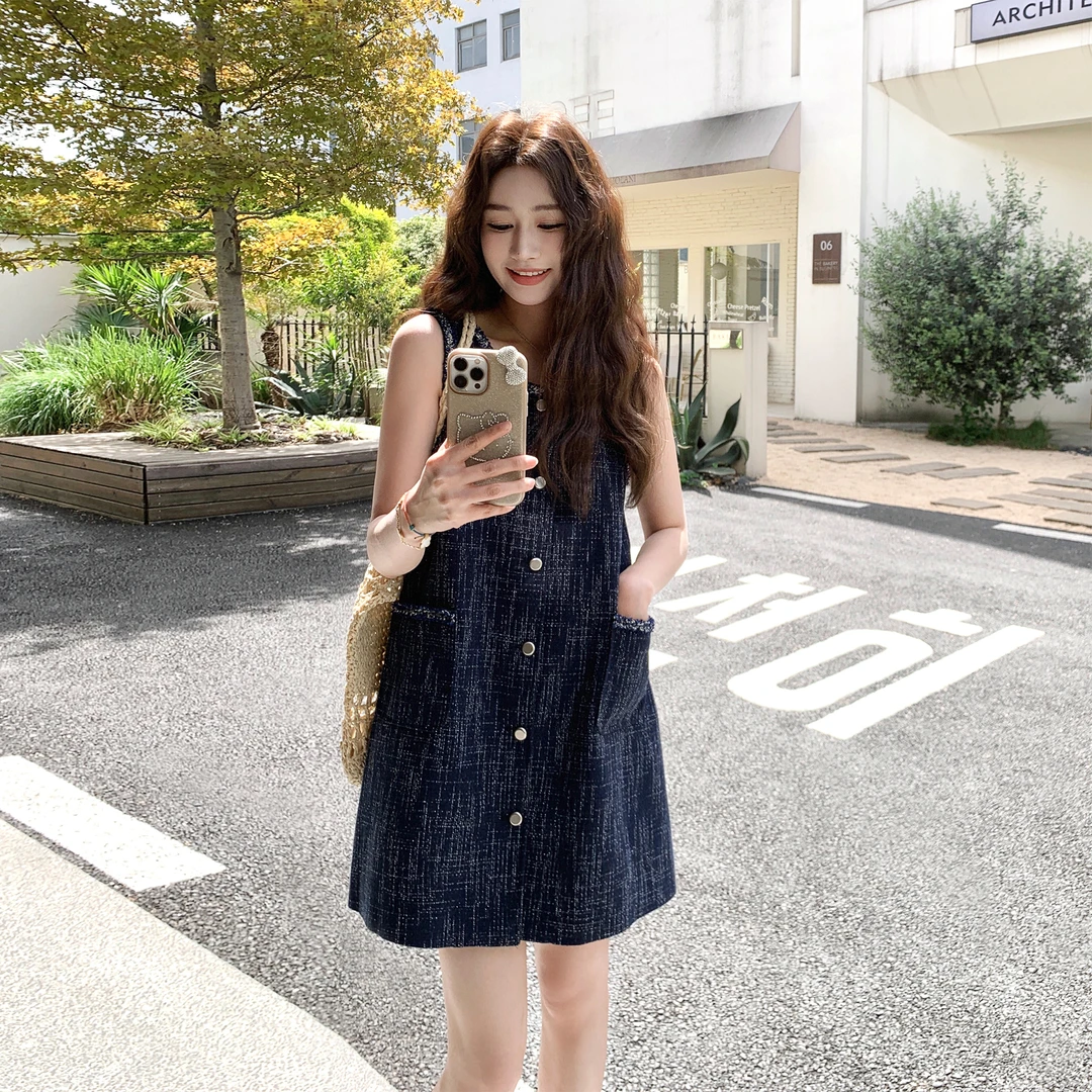 侘寂风温柔系氛围感气质连衣裙女夏季2025新款千金范显瘦背心短裙