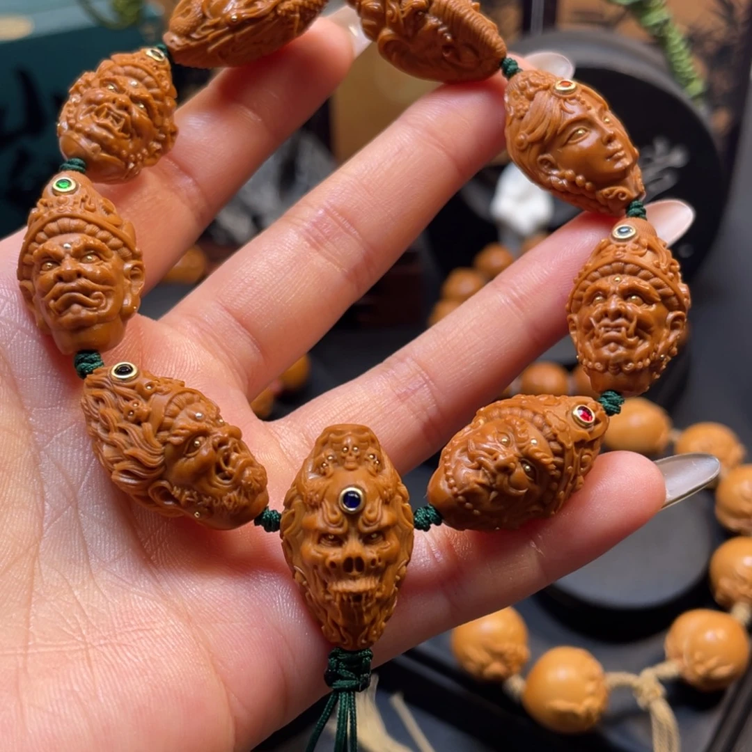 橄榄核吊坠五色财神