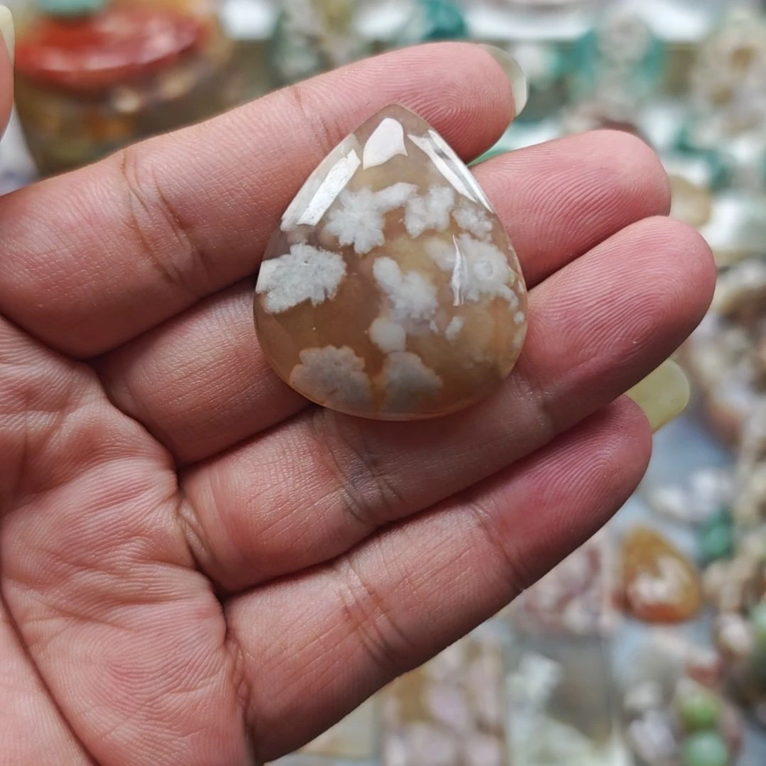 玛瑙/玉髓未镶嵌珠宝奇石