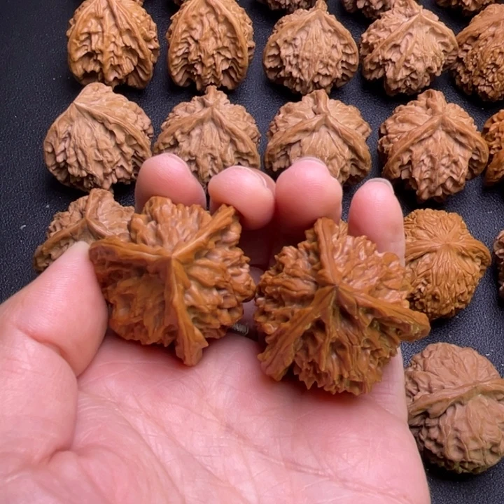 文玩核桃吊坠盘山三棱