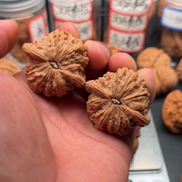把件文玩核桃血麒麟43
