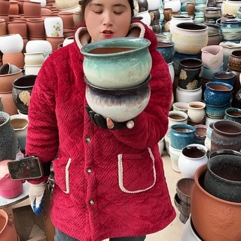 19口12高瑕疵盆子。