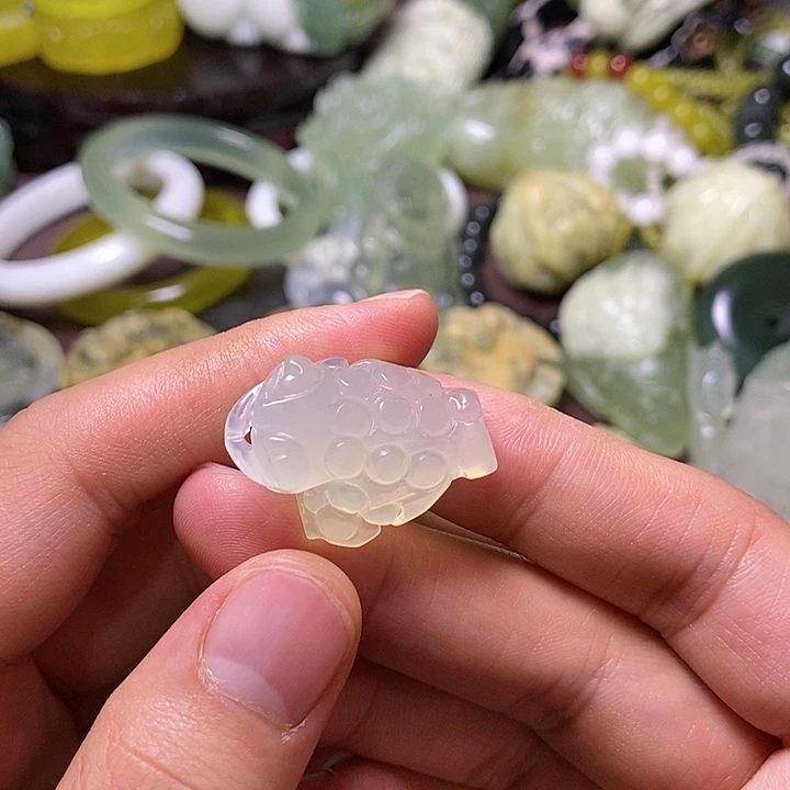 岫玉未镶嵌岫玉挂件